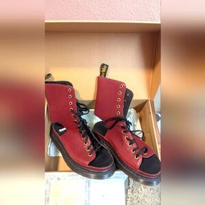 Bernadette Dr Martins sandal size 8